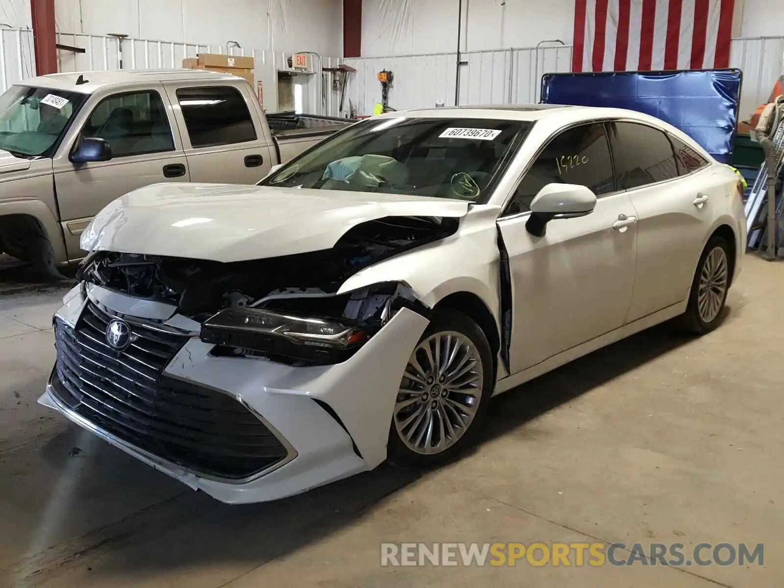 2 Photograph of a damaged car 4T1BZ1FB9KU021806 TOYOTA AVALON 2019