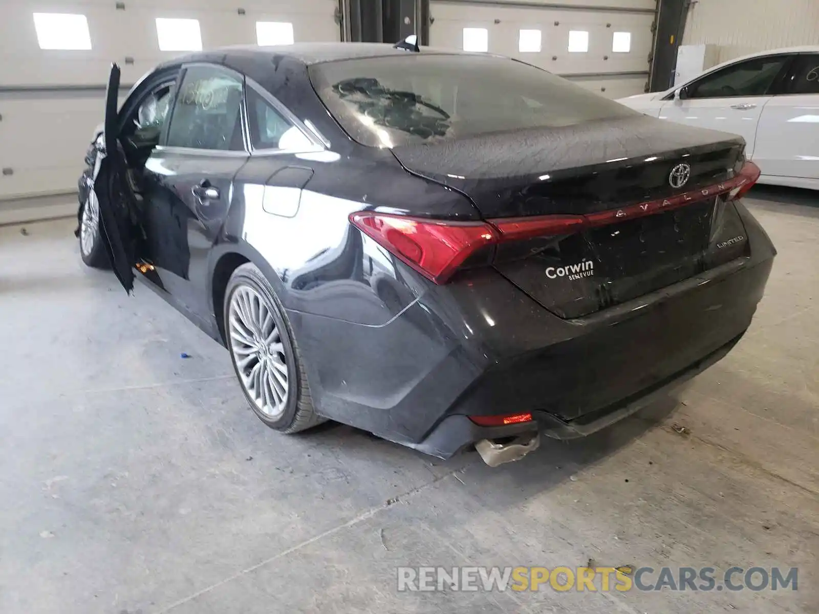 3 Photograph of a damaged car 4T1BZ1FB9KU024026 TOYOTA AVALON 2019