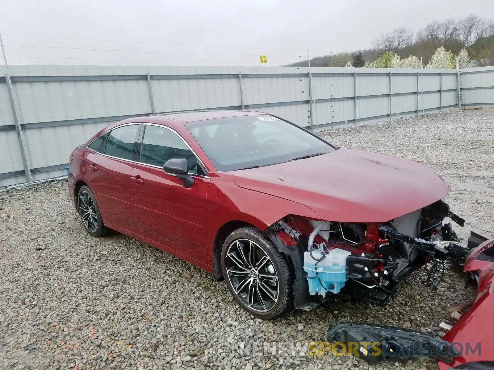 1 Photograph of a damaged car 4T1BZ1FB9KU026021 TOYOTA AVALON 2019