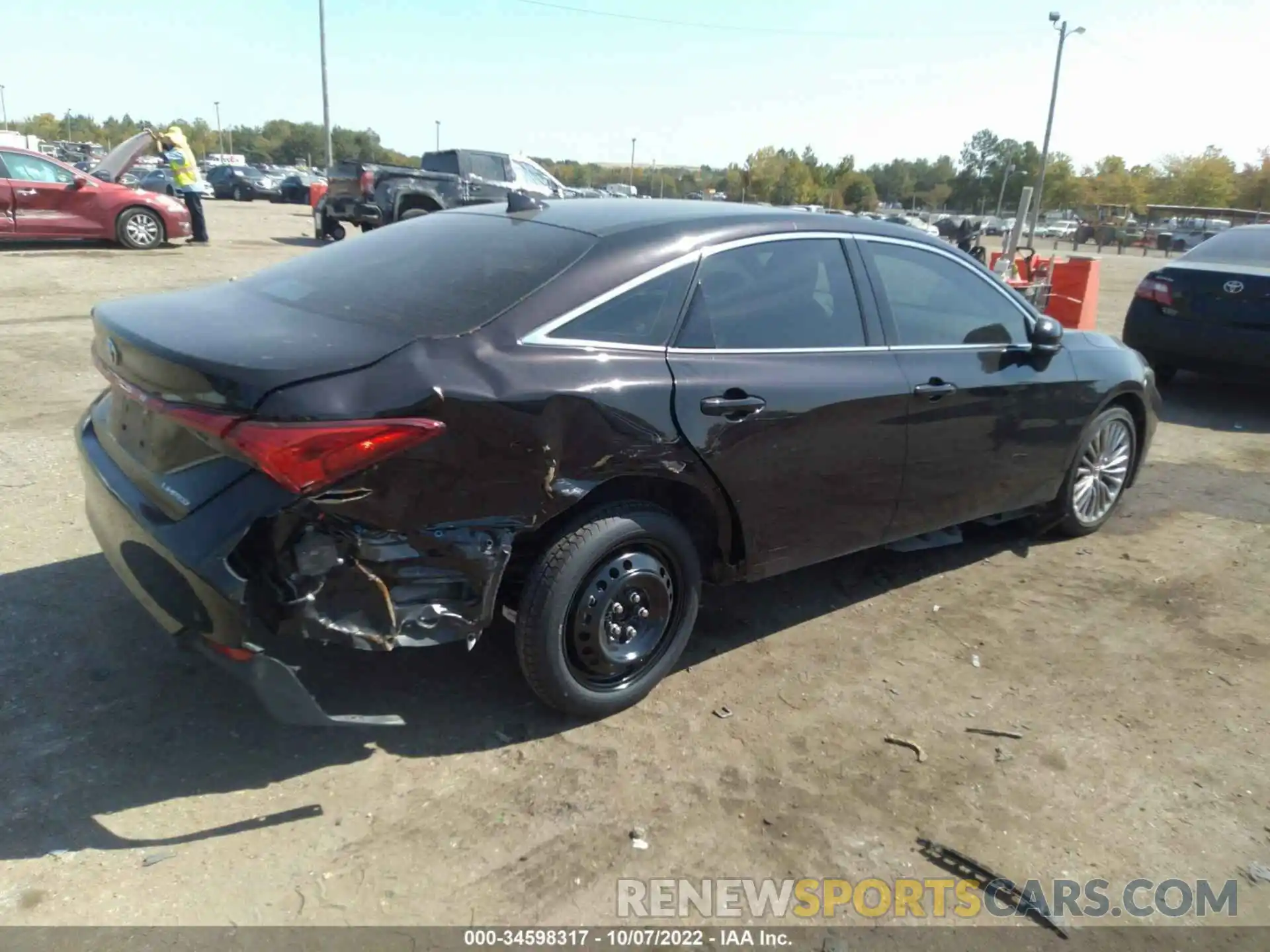 4 Photograph of a damaged car 4T1BZ1FB9KU031770 TOYOTA AVALON 2019