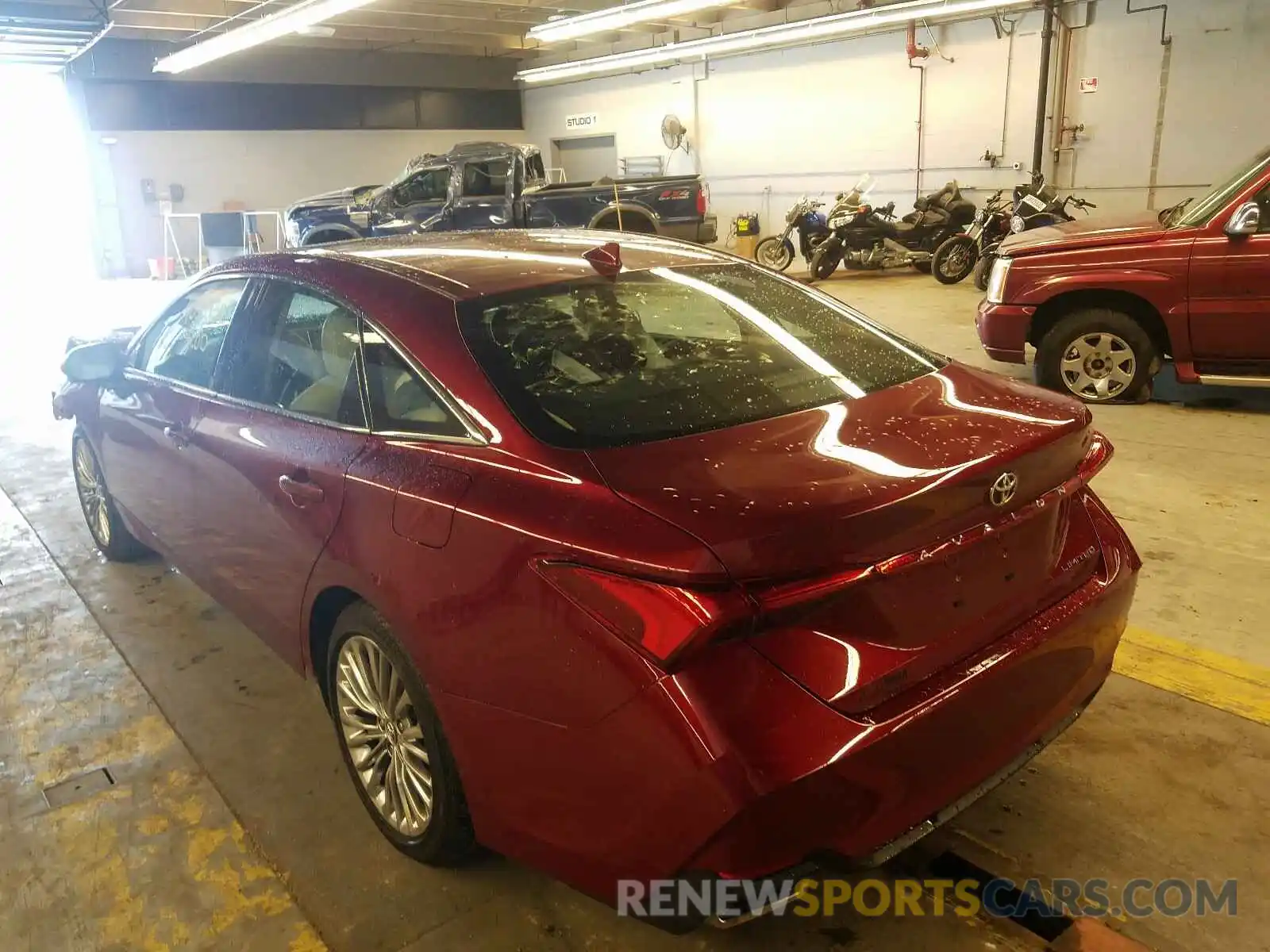 3 Photograph of a damaged car 4T1BZ1FB9KU033518 TOYOTA AVALON 2019