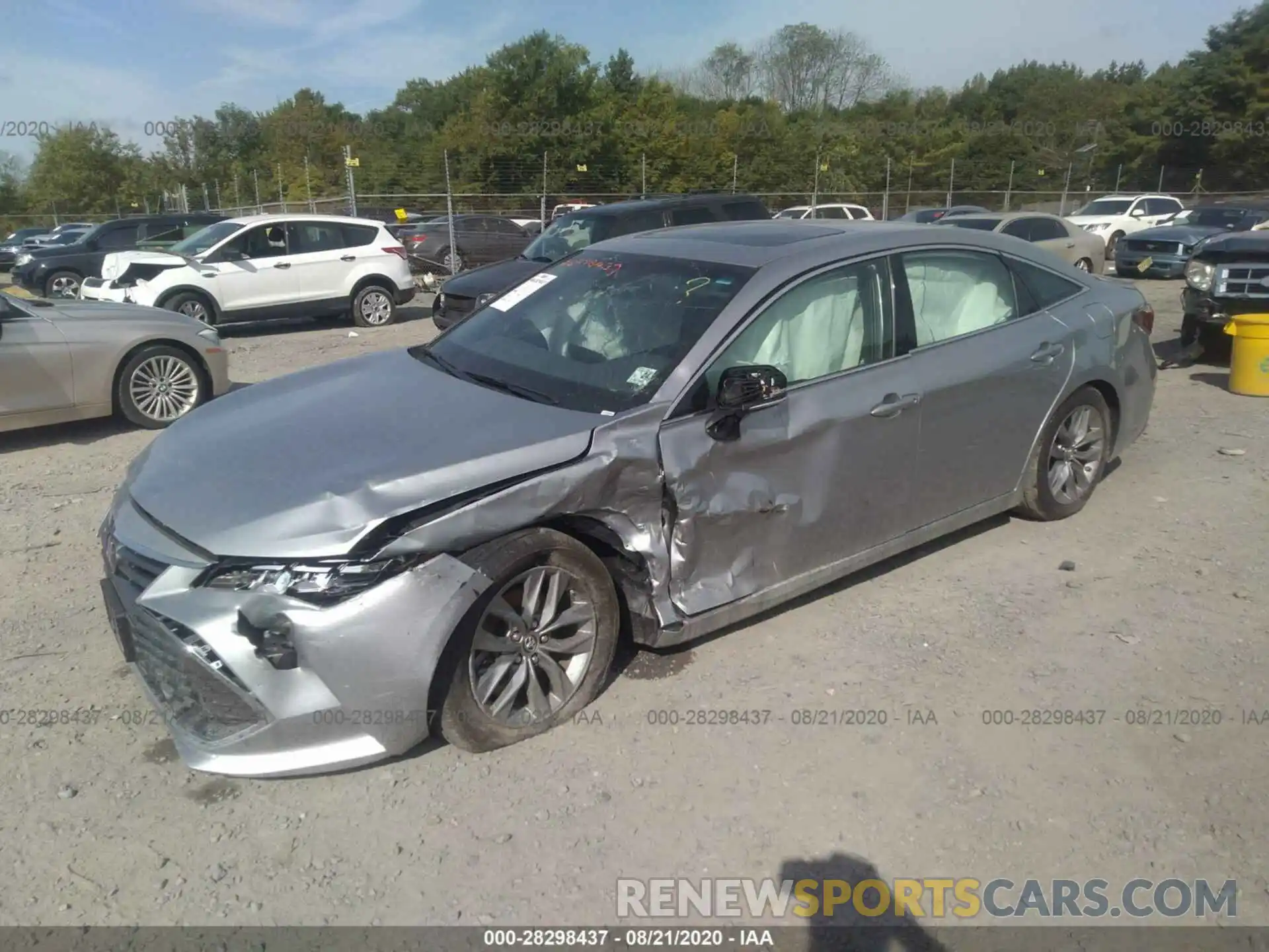 2 Photograph of a damaged car 4T1BZ1FB9KU033731 TOYOTA AVALON 2019