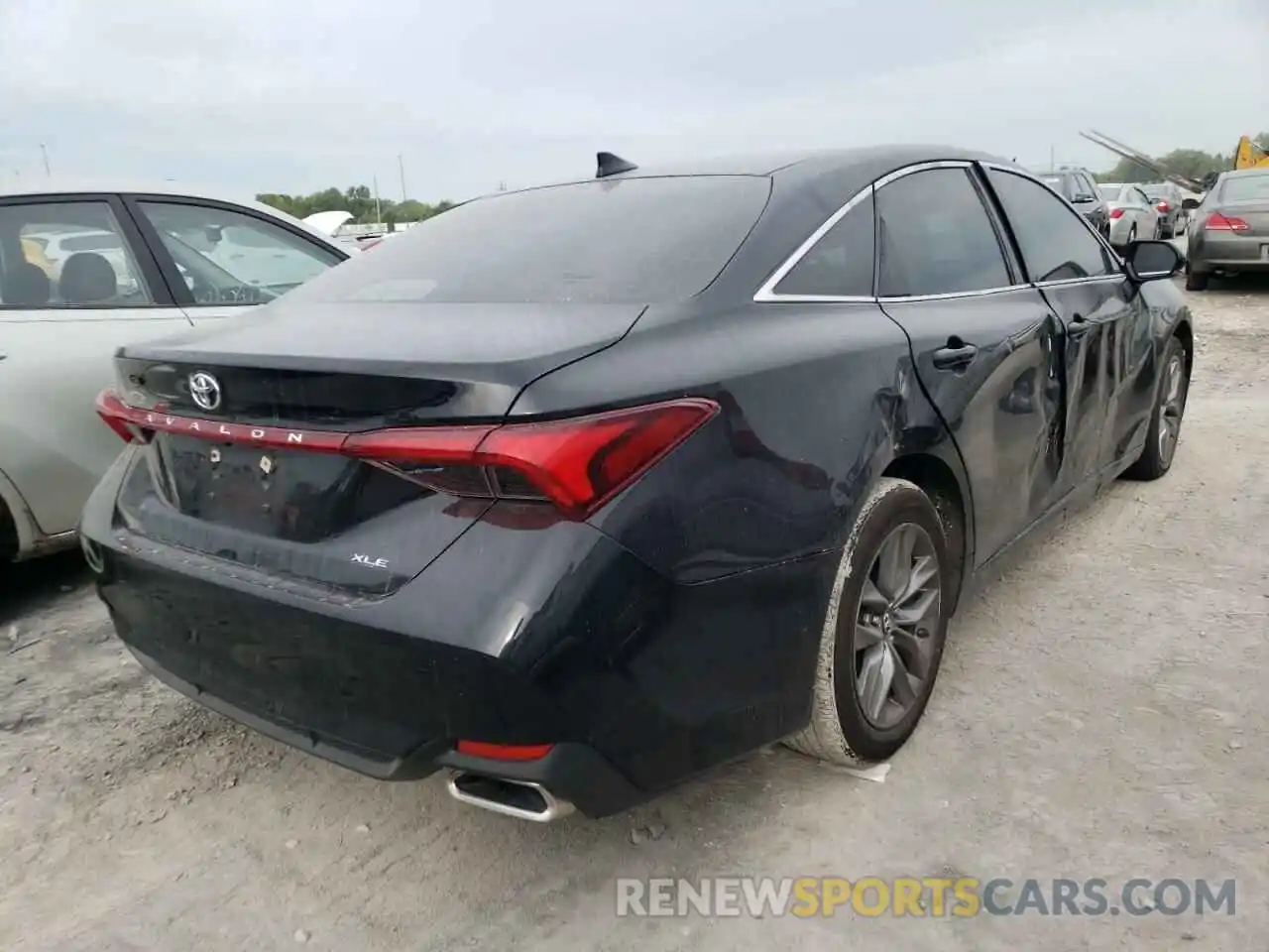 4 Photograph of a damaged car 4T1BZ1FB9KU034202 TOYOTA AVALON 2019