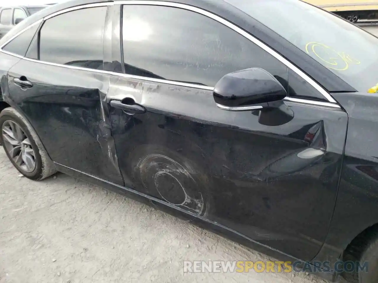 9 Photograph of a damaged car 4T1BZ1FB9KU034202 TOYOTA AVALON 2019