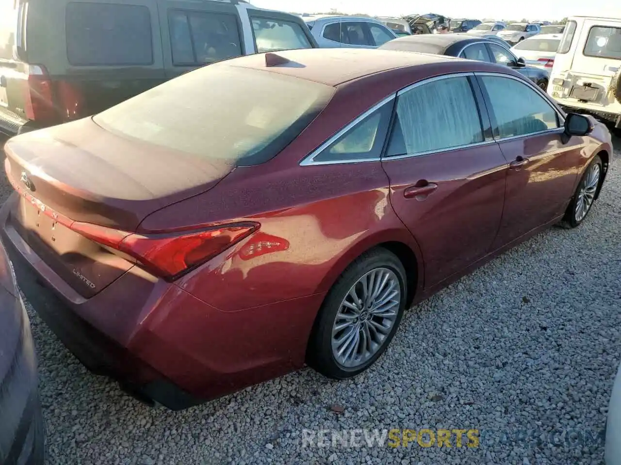 4 Photograph of a damaged car 4T1BZ1FB9KU035155 TOYOTA AVALON 2019