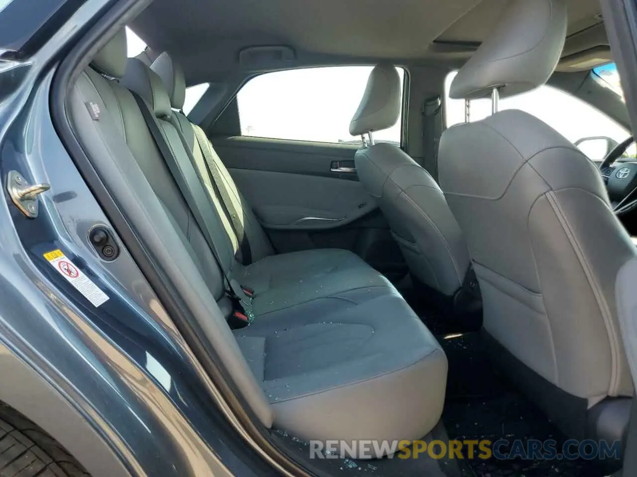 10 Photograph of a damaged car 4T1BZ1FB9KU035799 TOYOTA AVALON 2019