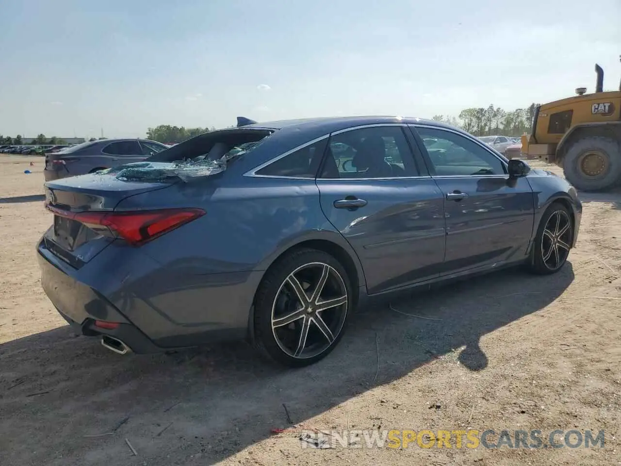 3 Photograph of a damaged car 4T1BZ1FB9KU035799 TOYOTA AVALON 2019