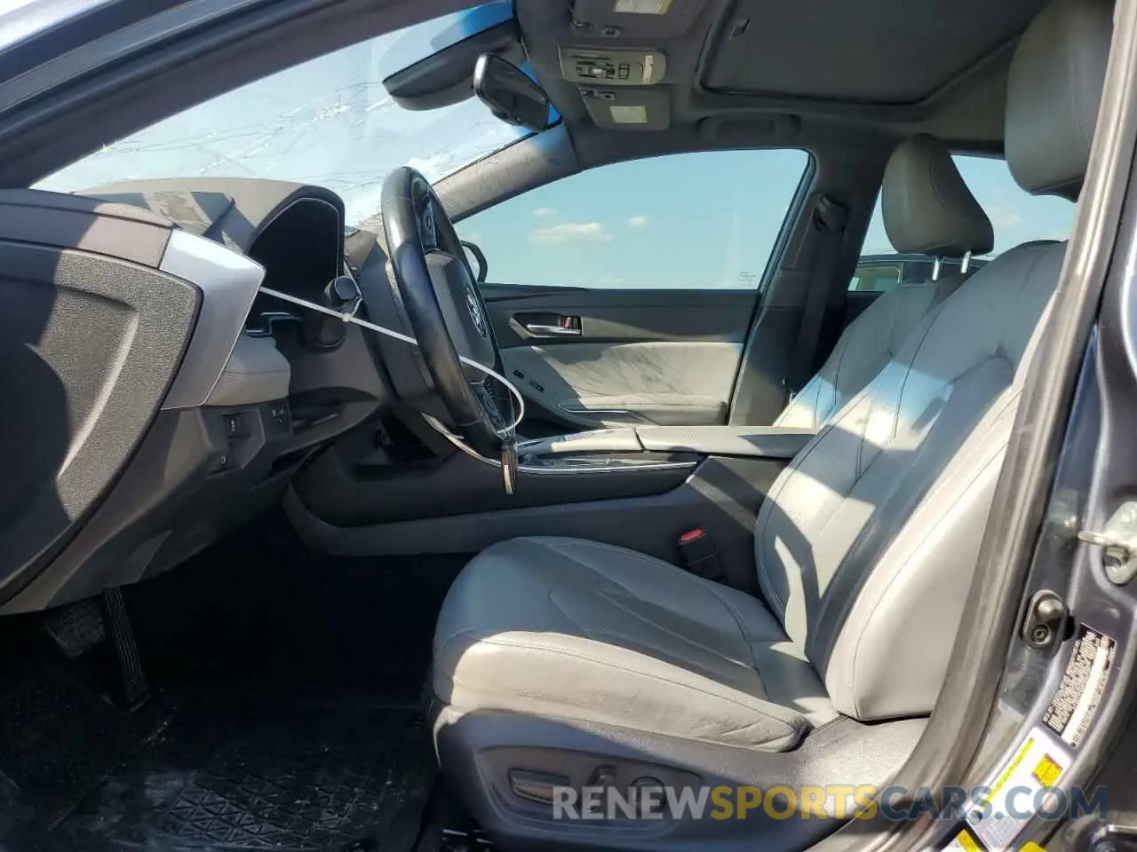 7 Photograph of a damaged car 4T1BZ1FB9KU035799 TOYOTA AVALON 2019
