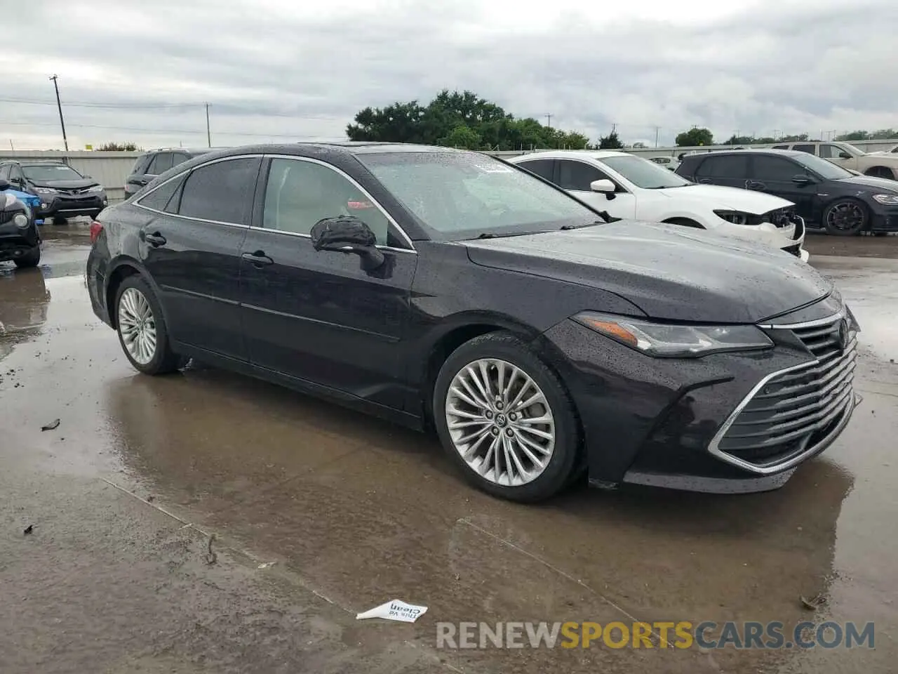 4 Photograph of a damaged car 4T1BZ1FB9KU037004 TOYOTA AVALON 2019