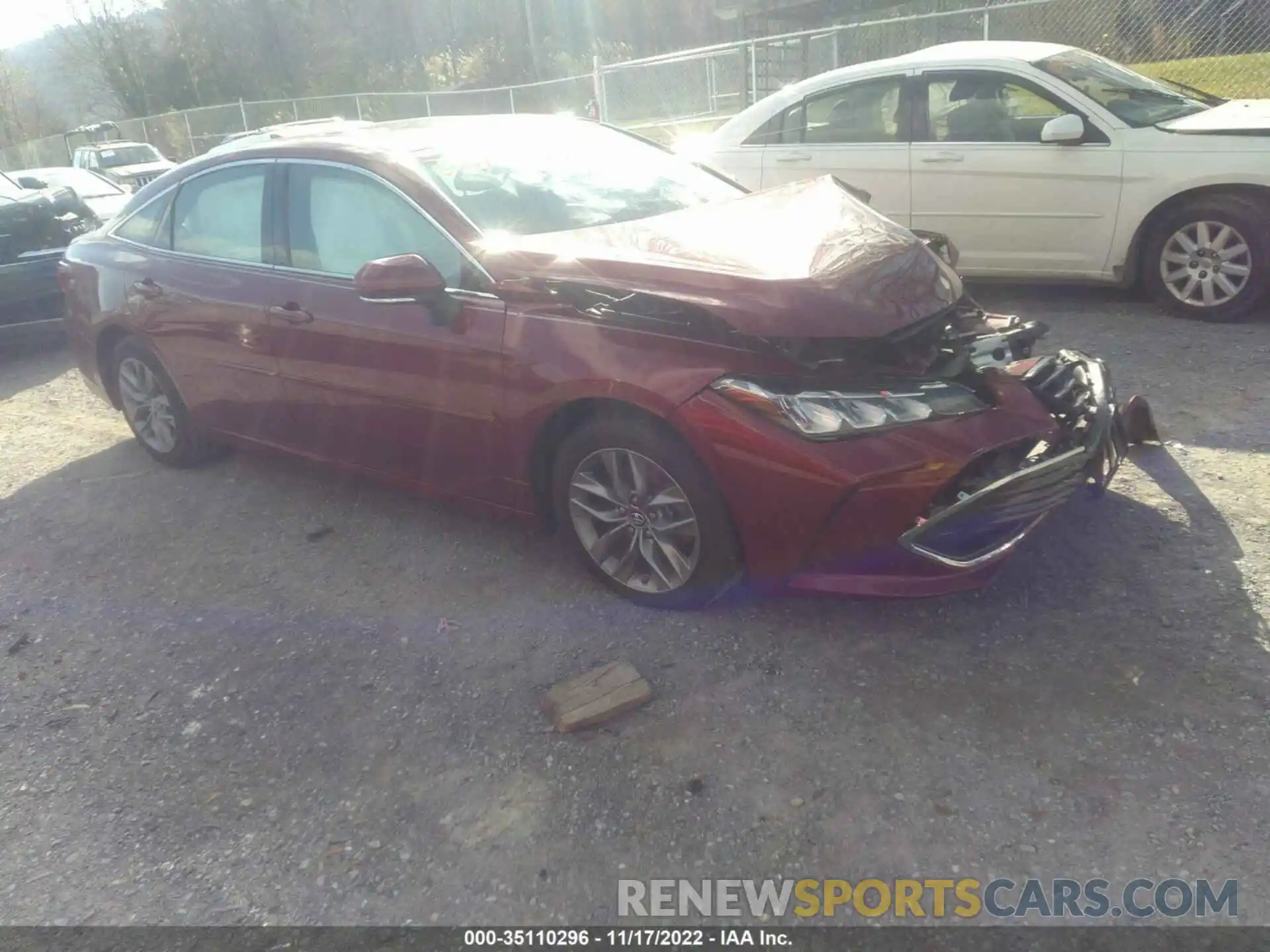 1 Photograph of a damaged car 4T1BZ1FB9KU038282 TOYOTA AVALON 2019