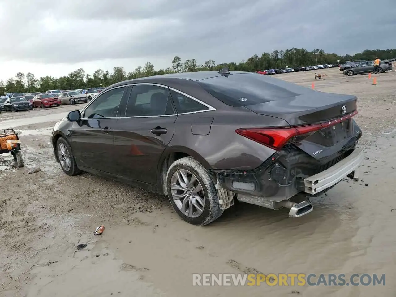 2 Photograph of a damaged car 4T1BZ1FBXKU005307 TOYOTA AVALON 2019