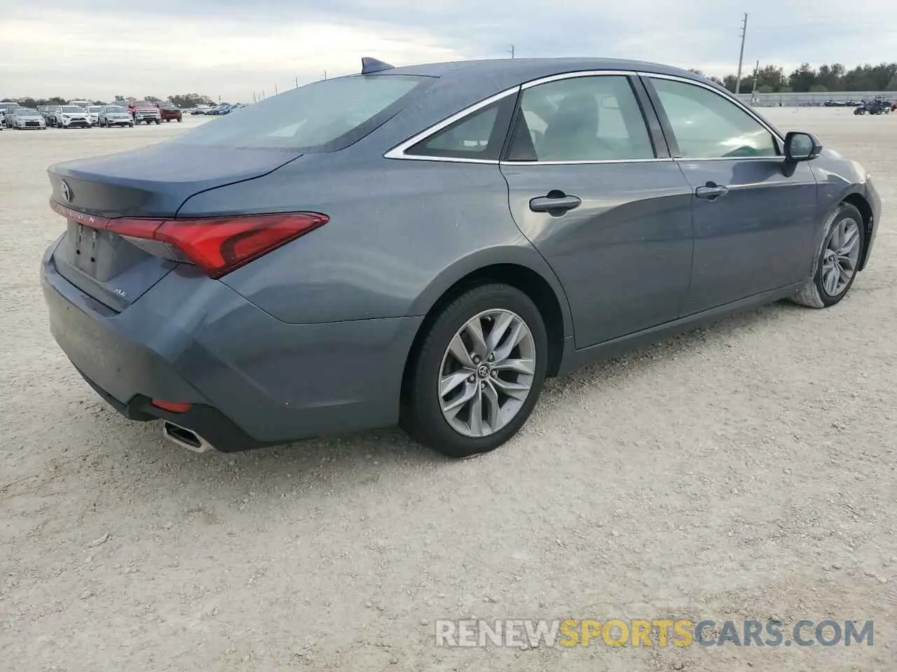 3 Photograph of a damaged car 4T1BZ1FBXKU027095 TOYOTA AVALON 2019