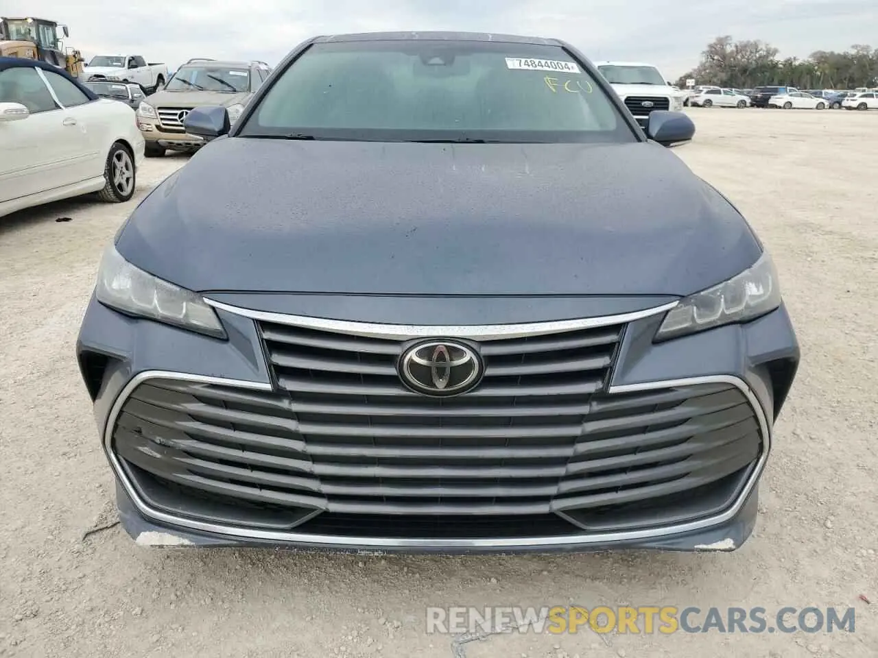 5 Photograph of a damaged car 4T1BZ1FBXKU027095 TOYOTA AVALON 2019