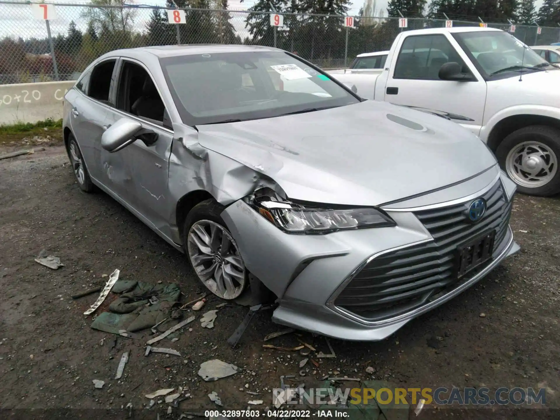 6 Photograph of a damaged car 4T1A21FB3LU015467 TOYOTA AVALON 2020