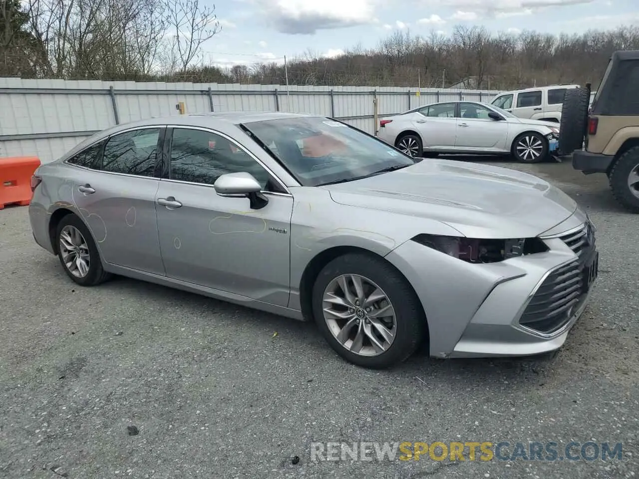 4 Photograph of a damaged car 4T1A21FB3LU017705 TOYOTA AVALON 2020