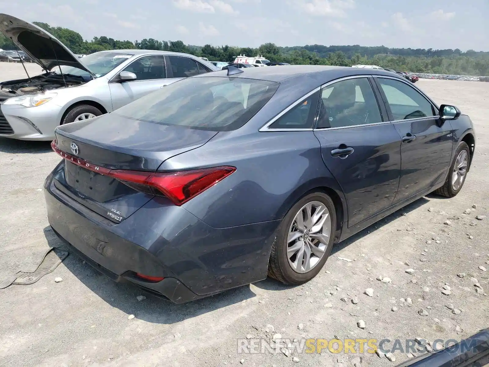 4 Photograph of a damaged car 4T1A21FB5LU017687 TOYOTA AVALON 2020