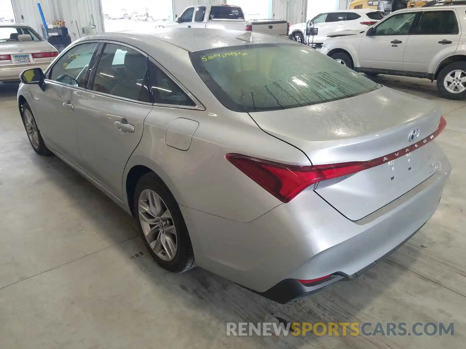 3 Photograph of a damaged car 4T1A21FB8LU018929 TOYOTA AVALON 2020