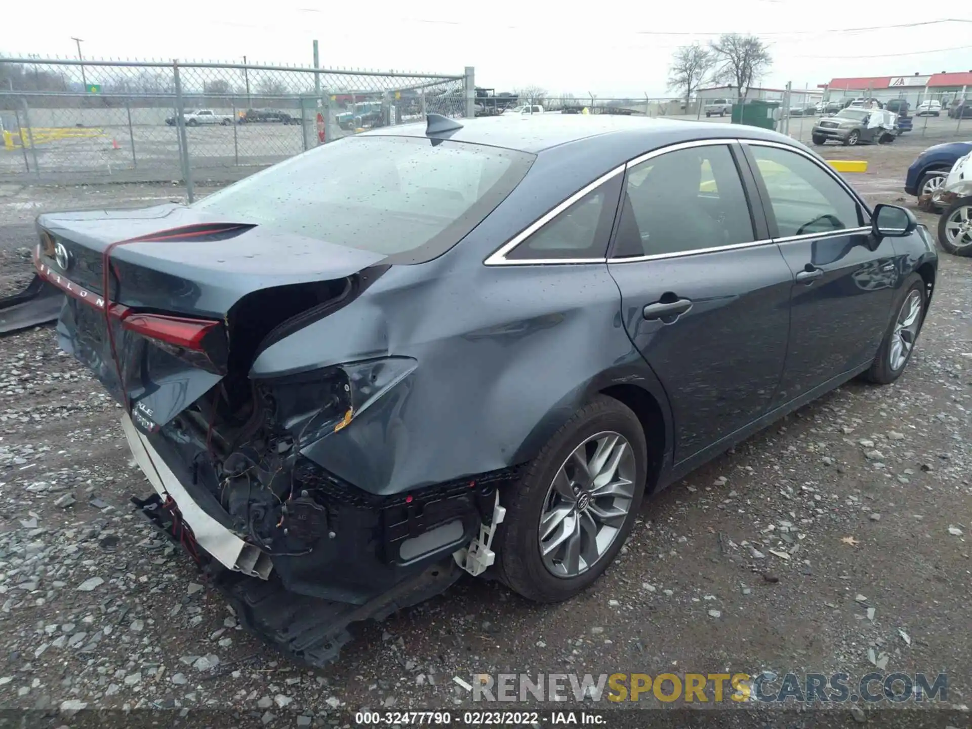 4 Photograph of a damaged car 4T1A21FB9LU014663 TOYOTA AVALON 2020