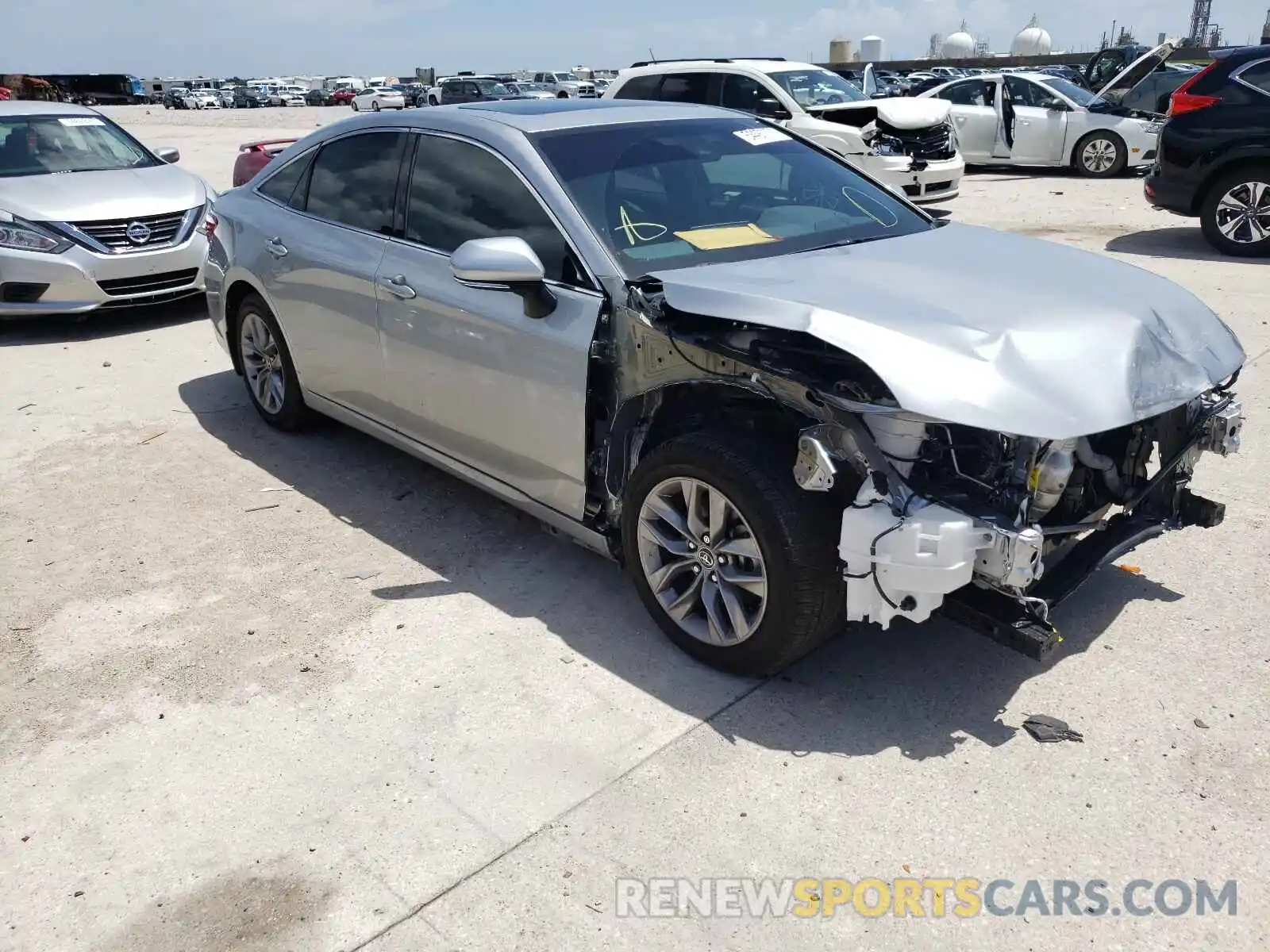 1 Photograph of a damaged car 4T1AZ1FB0LU040970 TOYOTA AVALON 2020