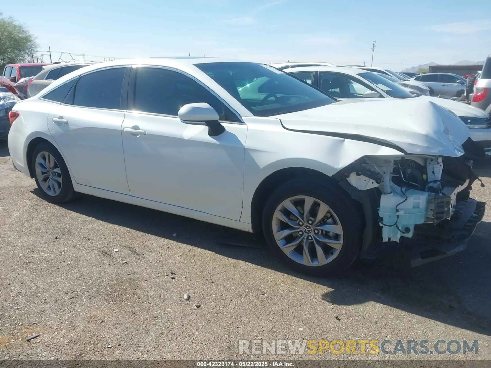 1 Photograph of a damaged car 4T1AZ1FB0LU041391 TOYOTA AVALON 2020