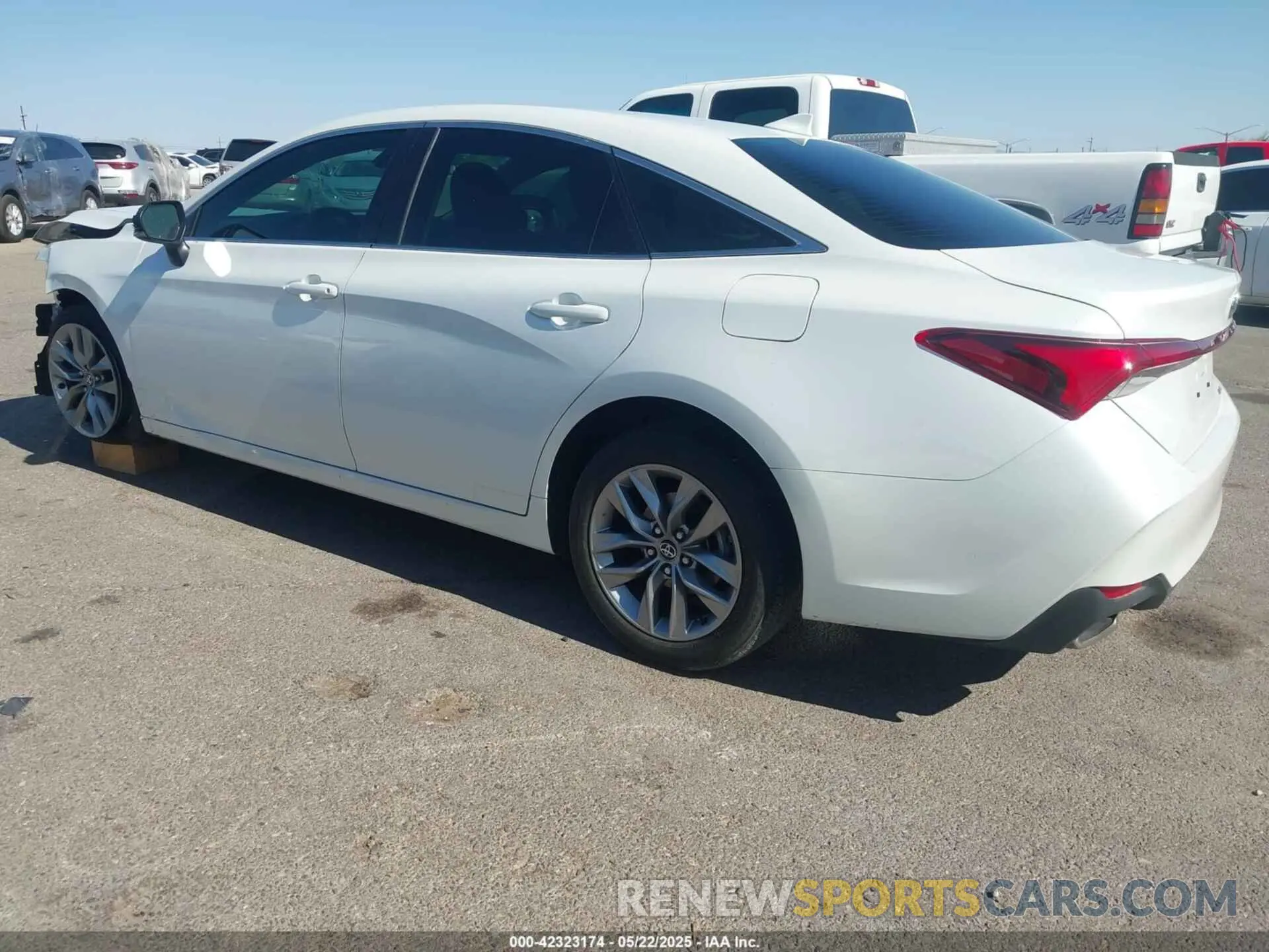3 Photograph of a damaged car 4T1AZ1FB0LU041391 TOYOTA AVALON 2020
