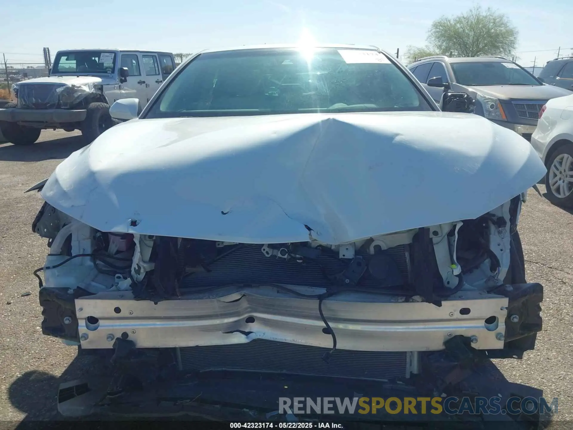 6 Photograph of a damaged car 4T1AZ1FB0LU041391 TOYOTA AVALON 2020
