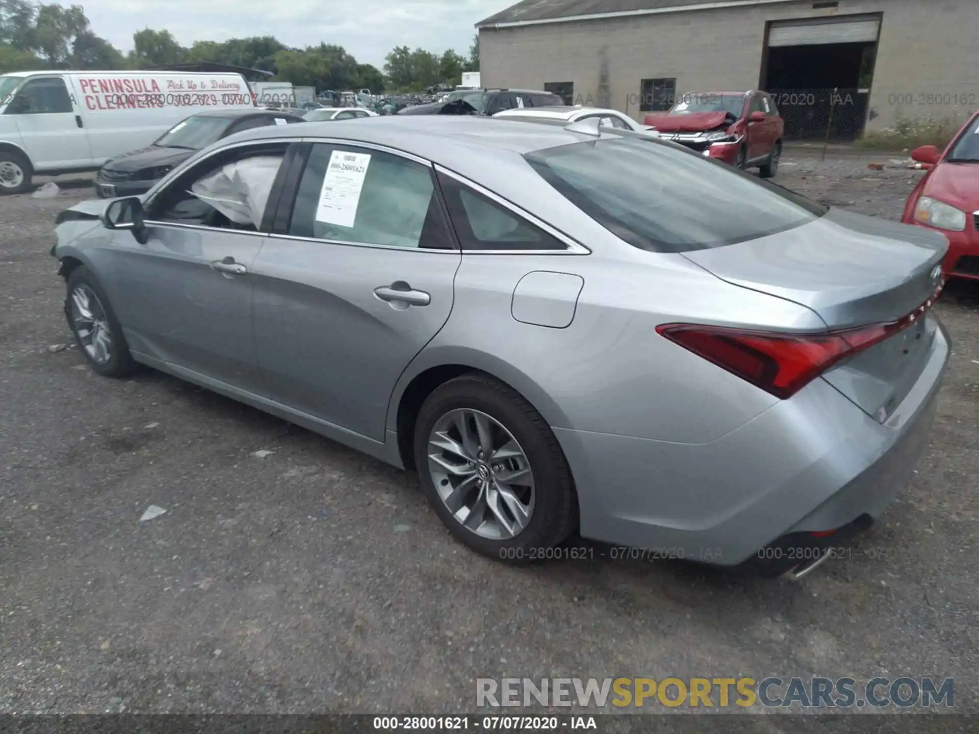 3 Photograph of a damaged car 4T1AZ1FB1LU042422 TOYOTA AVALON 2020