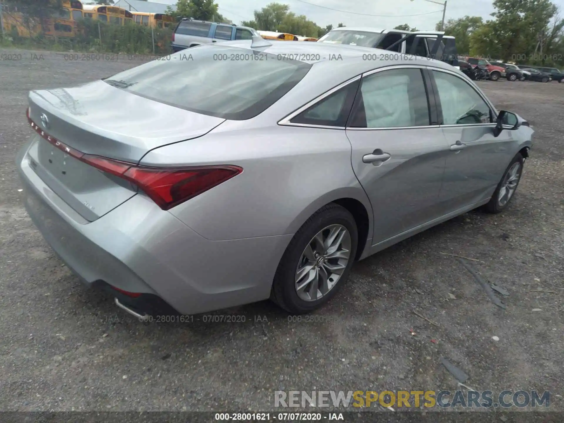 4 Photograph of a damaged car 4T1AZ1FB1LU042422 TOYOTA AVALON 2020