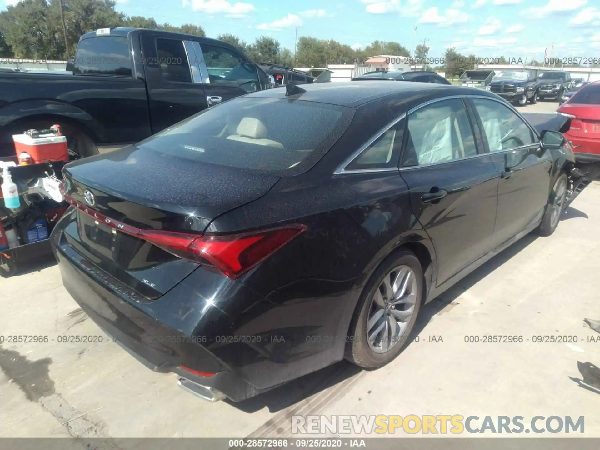 4 Photograph of a damaged car 4T1AZ1FB2LU042851 TOYOTA AVALON 2020