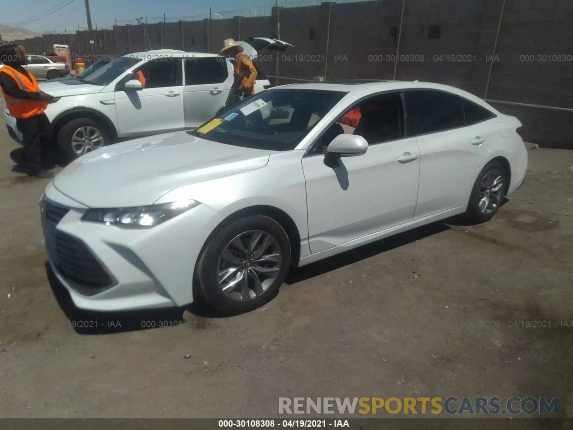 2 Photograph of a damaged car 4T1AZ1FB2LU049508 TOYOTA AVALON 2020