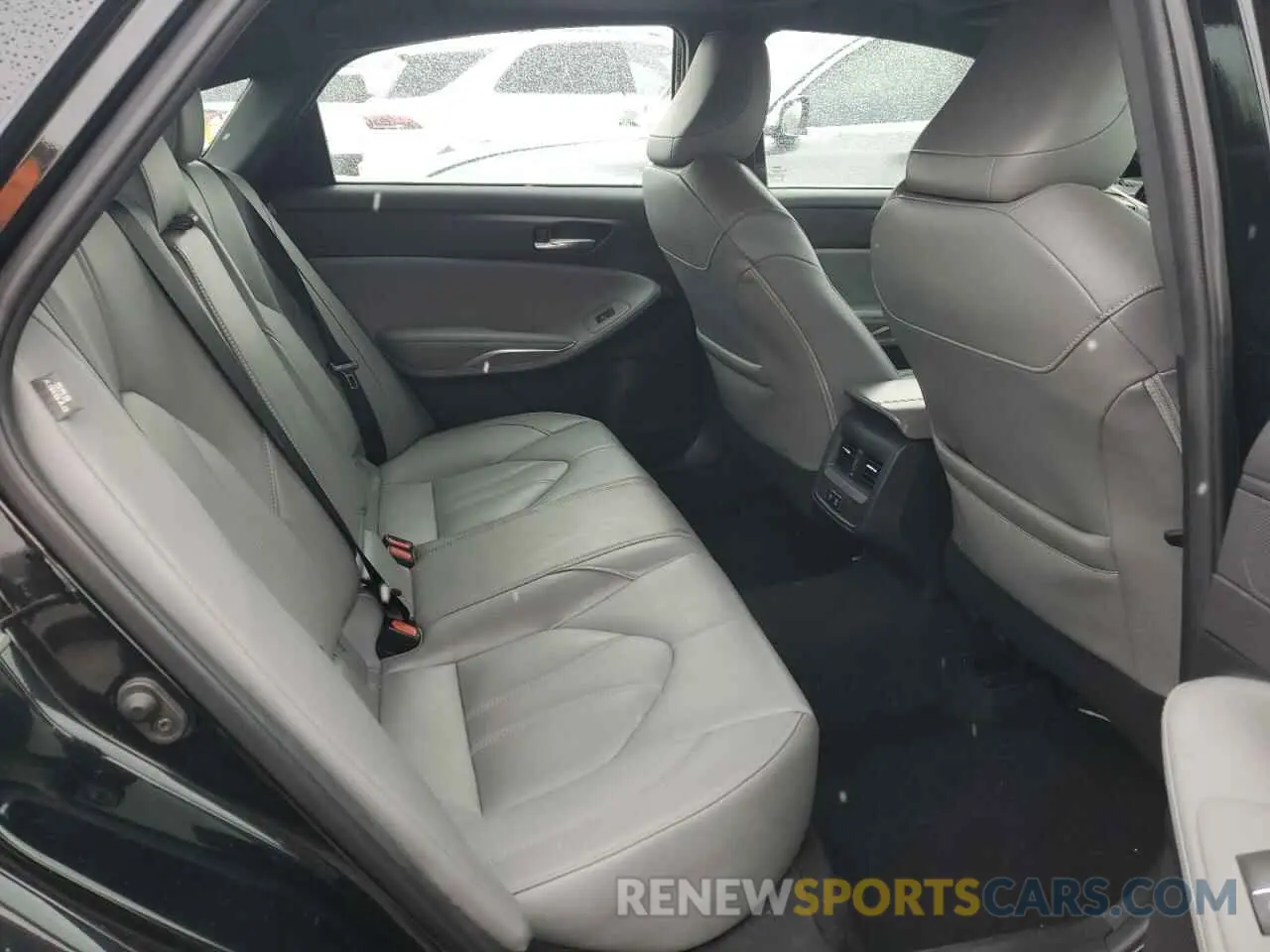 10 Photograph of a damaged car 4T1AZ1FB3LU045211 TOYOTA AVALON 2020