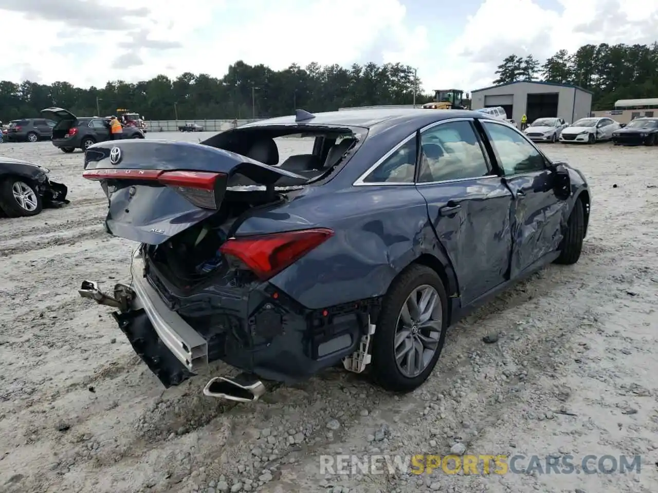 4 Photograph of a damaged car 4T1AZ1FB4LU039403 TOYOTA AVALON 2020