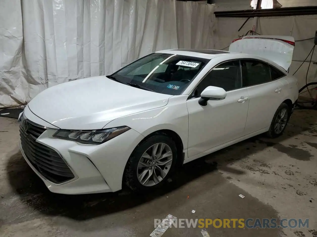 1 Photograph of a damaged car 4T1AZ1FB4LU042110 TOYOTA AVALON 2020