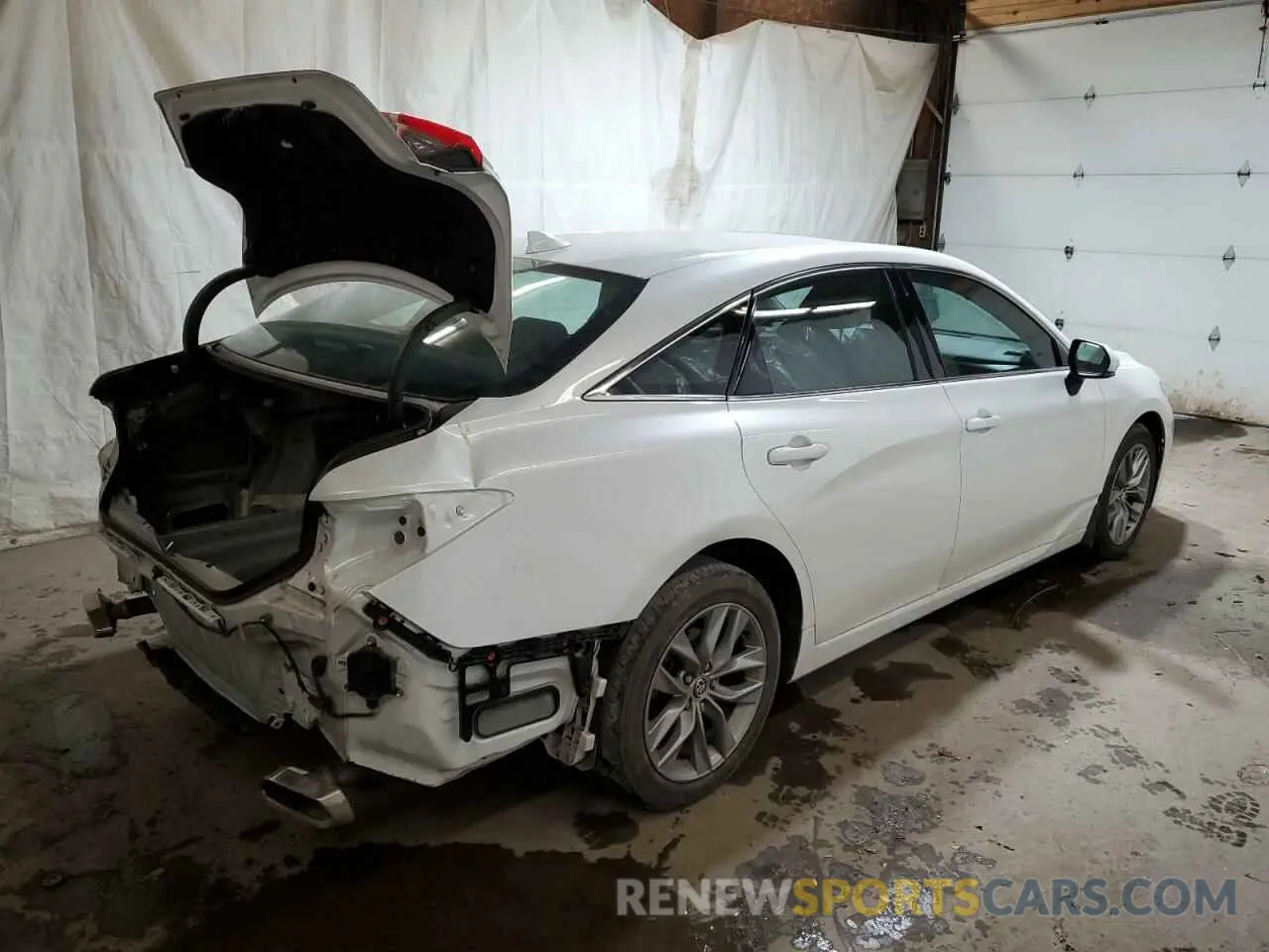 3 Photograph of a damaged car 4T1AZ1FB4LU042110 TOYOTA AVALON 2020