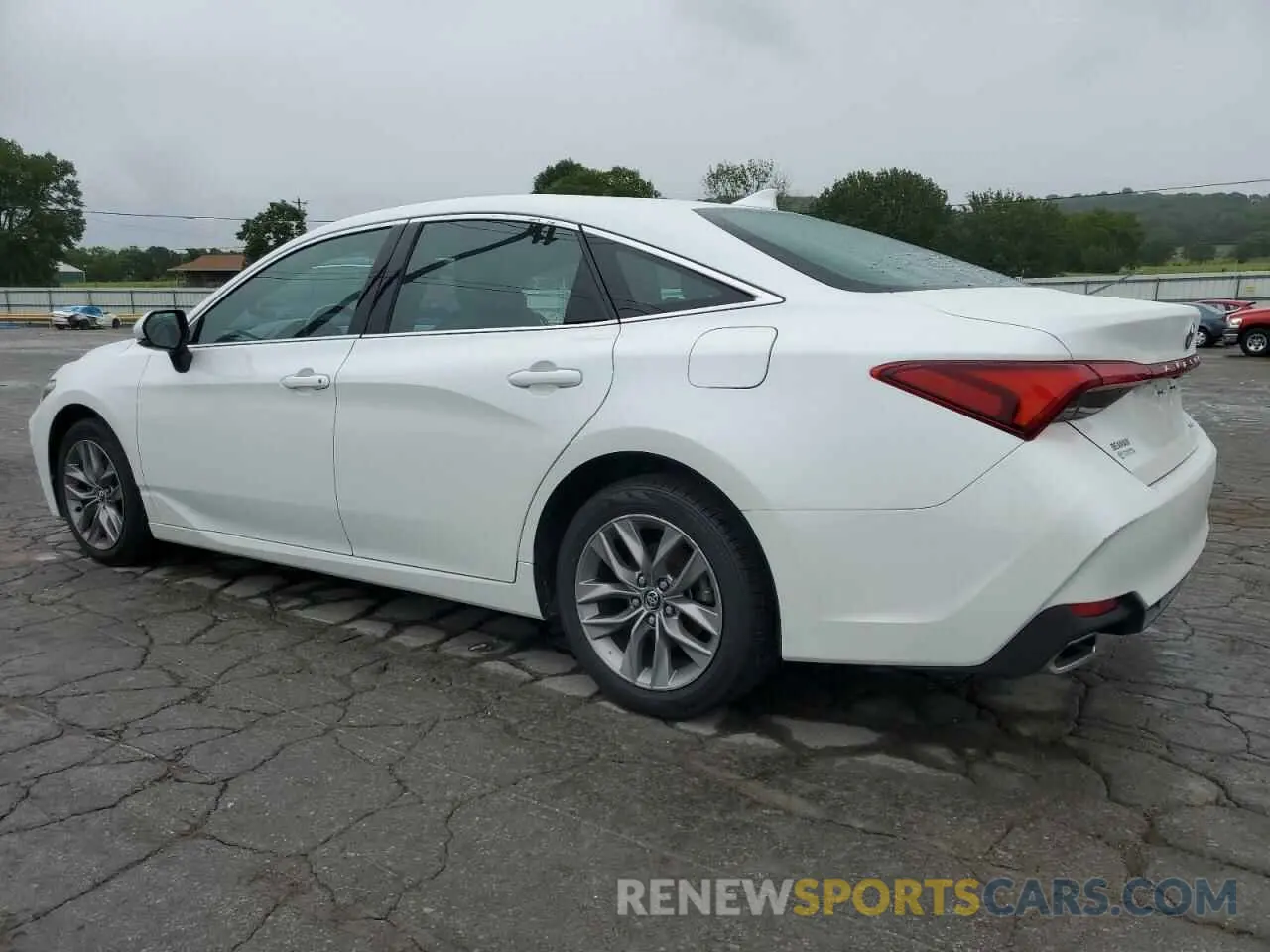 2 Photograph of a damaged car 4T1AZ1FB4LU042477 TOYOTA AVALON 2020