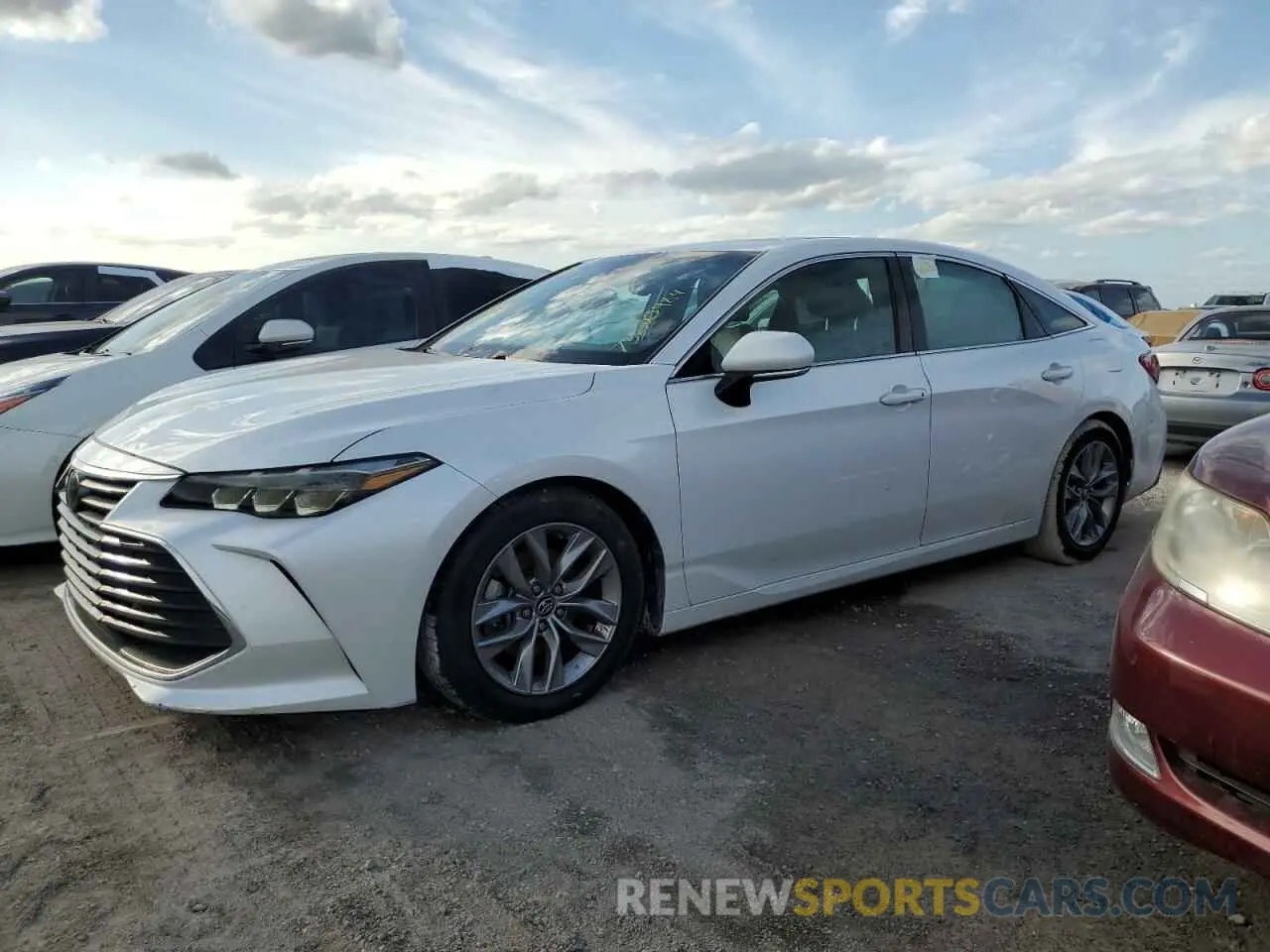 1 Photograph of a damaged car 4T1AZ1FB4LU049610 TOYOTA AVALON 2020
