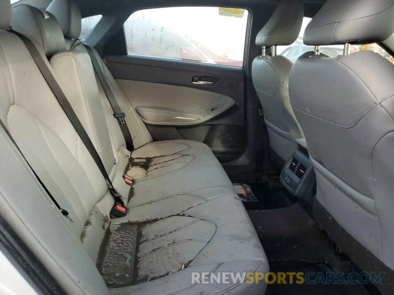 10 Photograph of a damaged car 4T1AZ1FB4LU049610 TOYOTA AVALON 2020