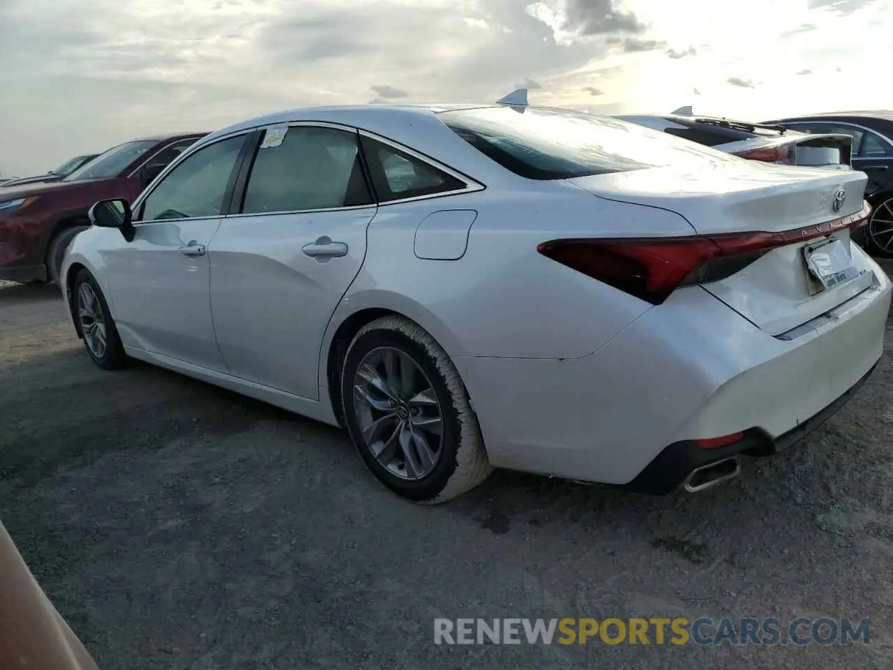 2 Photograph of a damaged car 4T1AZ1FB4LU049610 TOYOTA AVALON 2020
