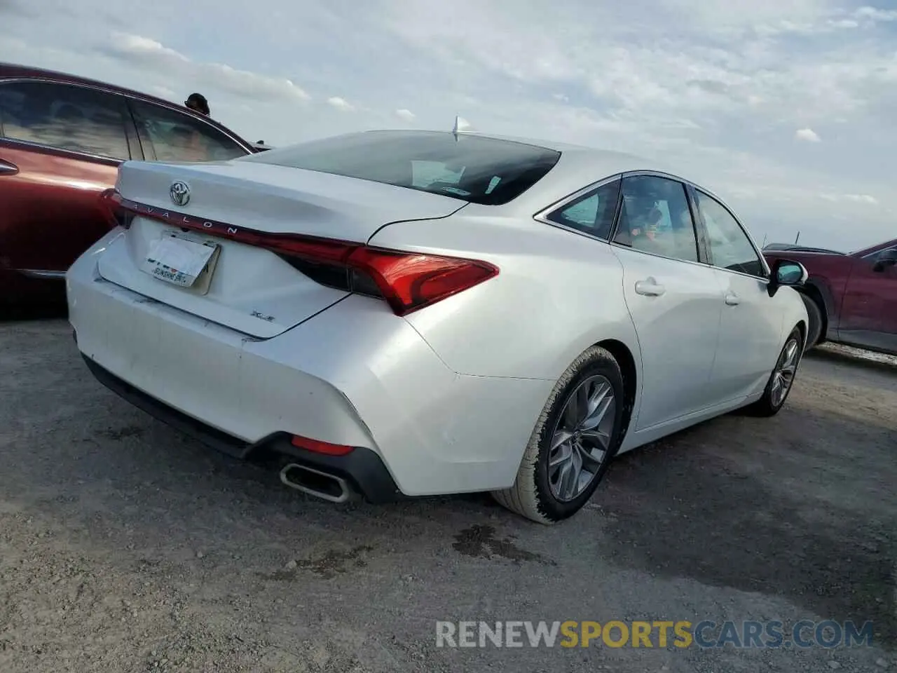 3 Photograph of a damaged car 4T1AZ1FB4LU049610 TOYOTA AVALON 2020