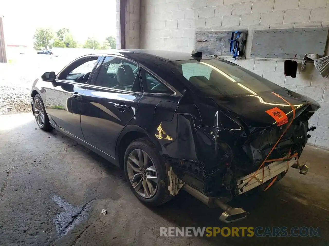 3 Photograph of a damaged car 4T1AZ1FB5LU039880 TOYOTA AVALON 2020