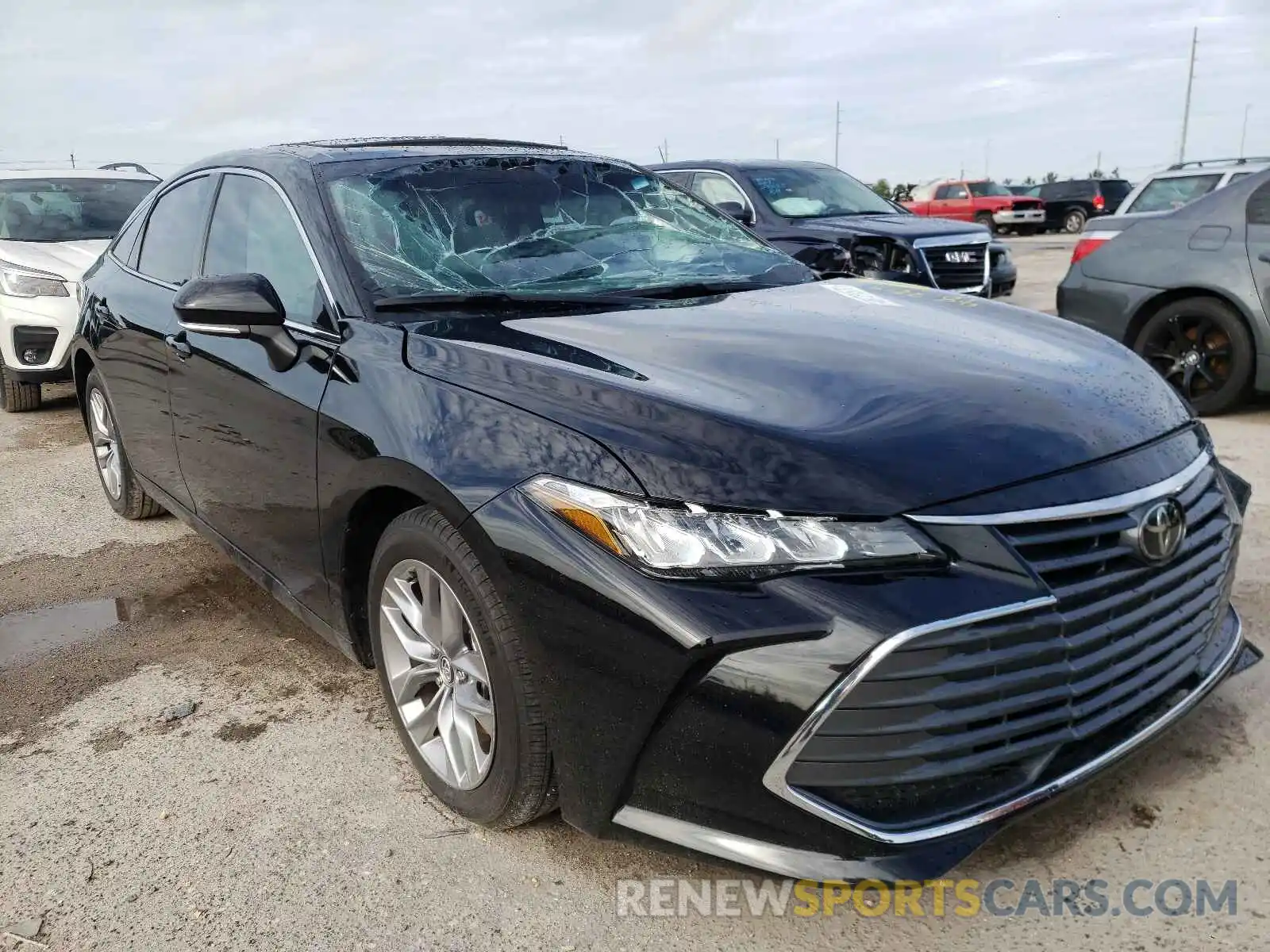 1 Photograph of a damaged car 4T1AZ1FB5LU040060 TOYOTA AVALON 2020