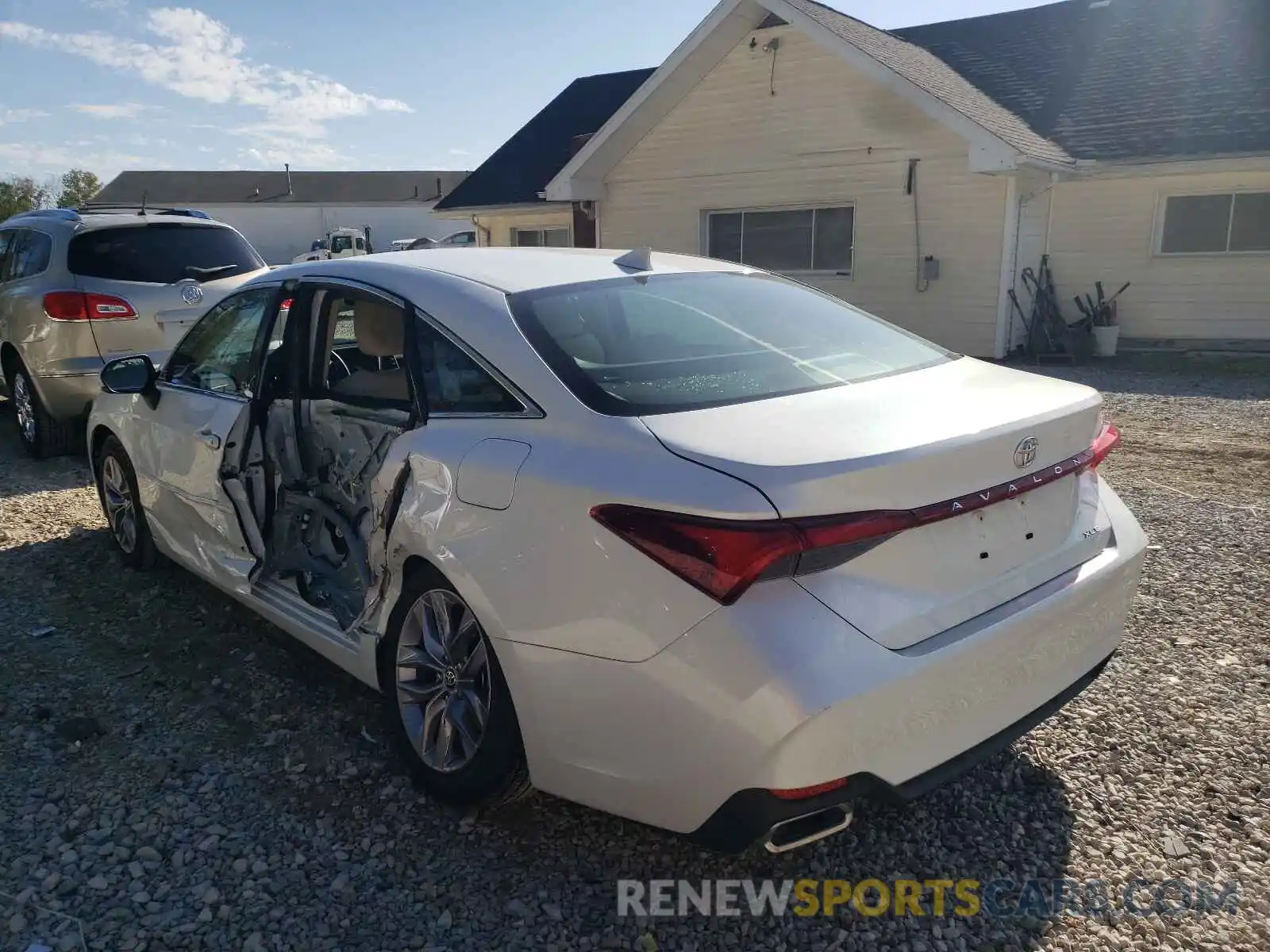 3 Photograph of a damaged car 4T1AZ1FB6LU053092 TOYOTA AVALON 2020