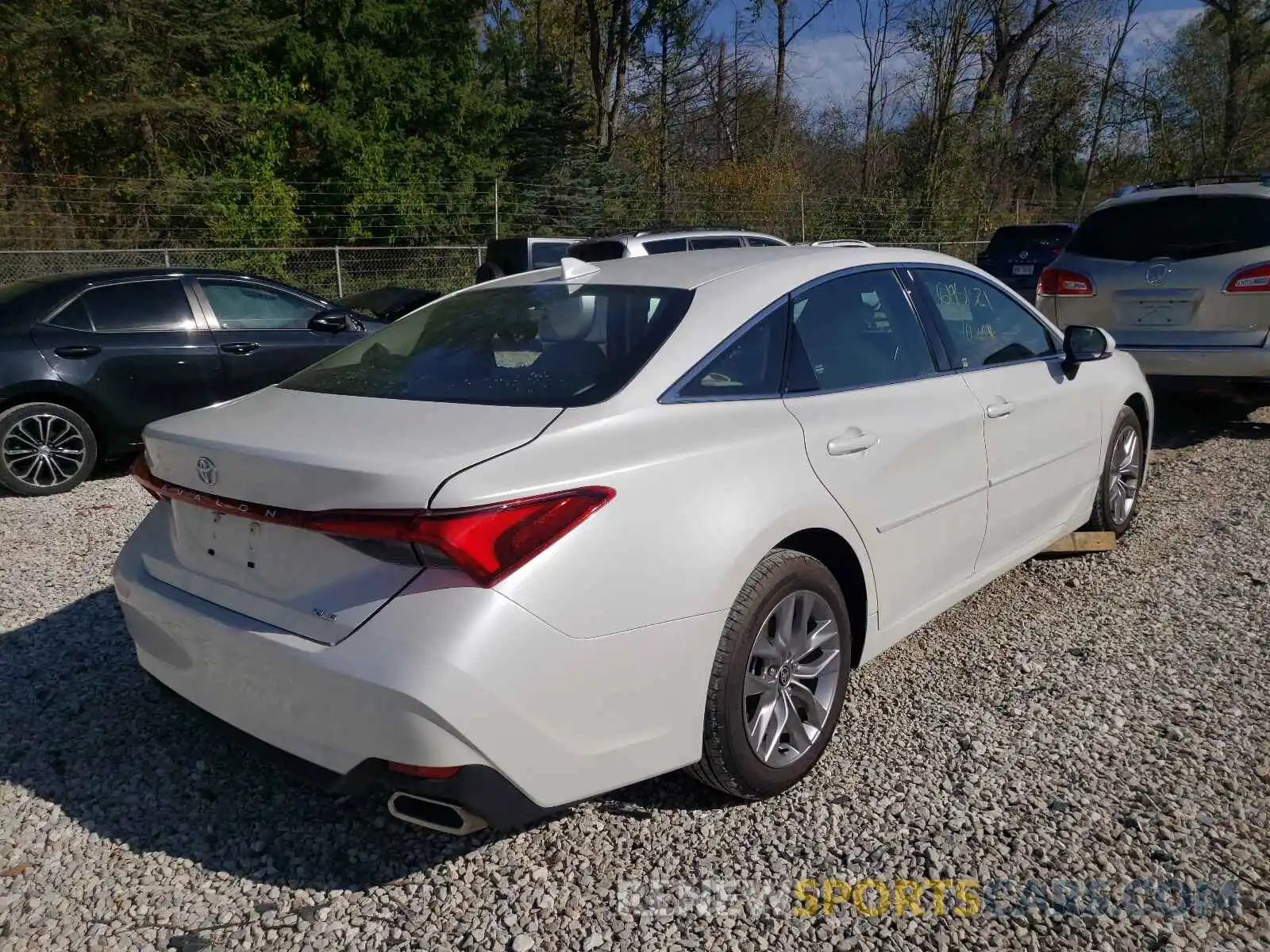 4 Photograph of a damaged car 4T1AZ1FB6LU053092 TOYOTA AVALON 2020