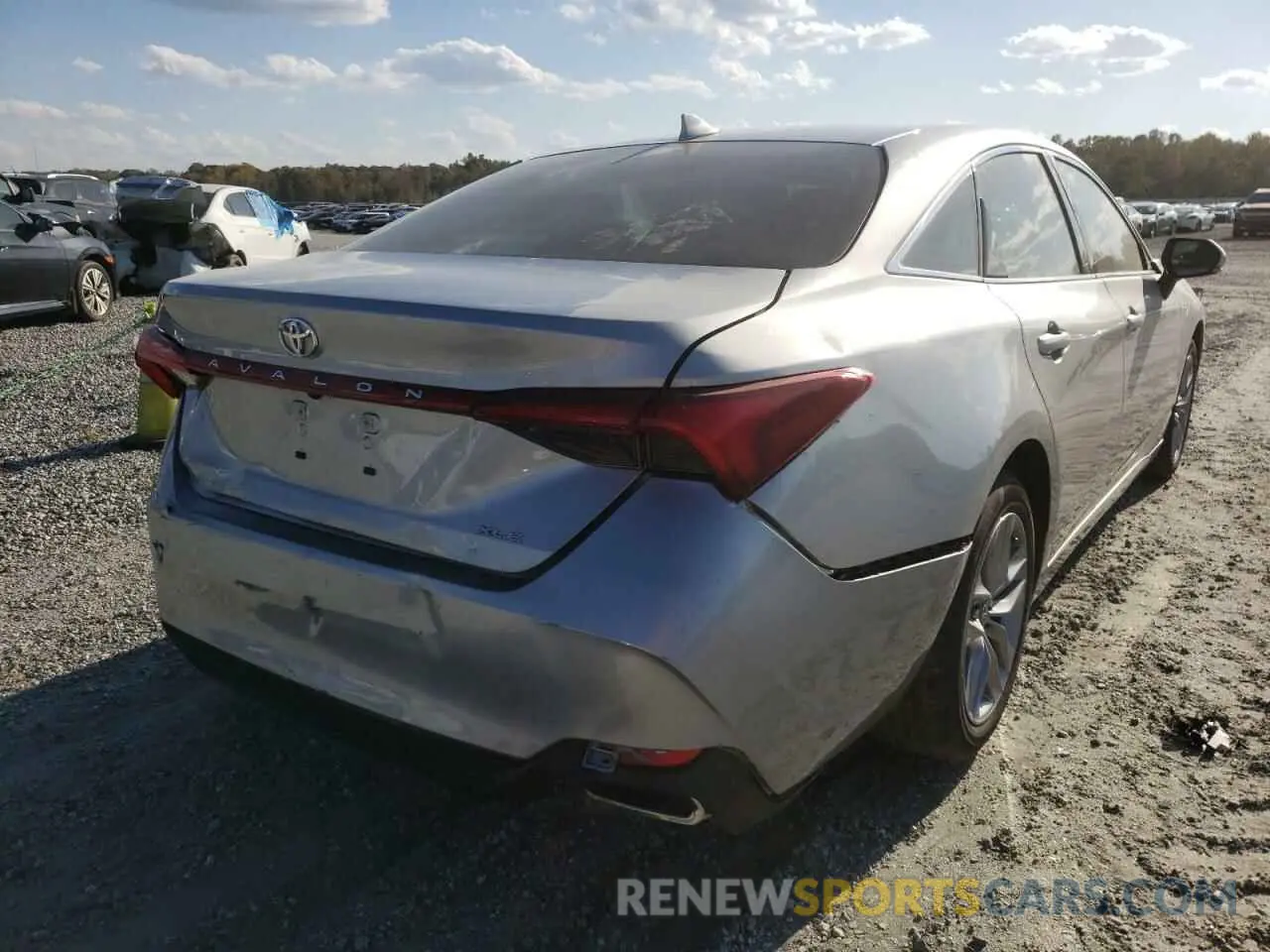 4 Photograph of a damaged car 4T1AZ1FB8LU045091 TOYOTA AVALON 2020