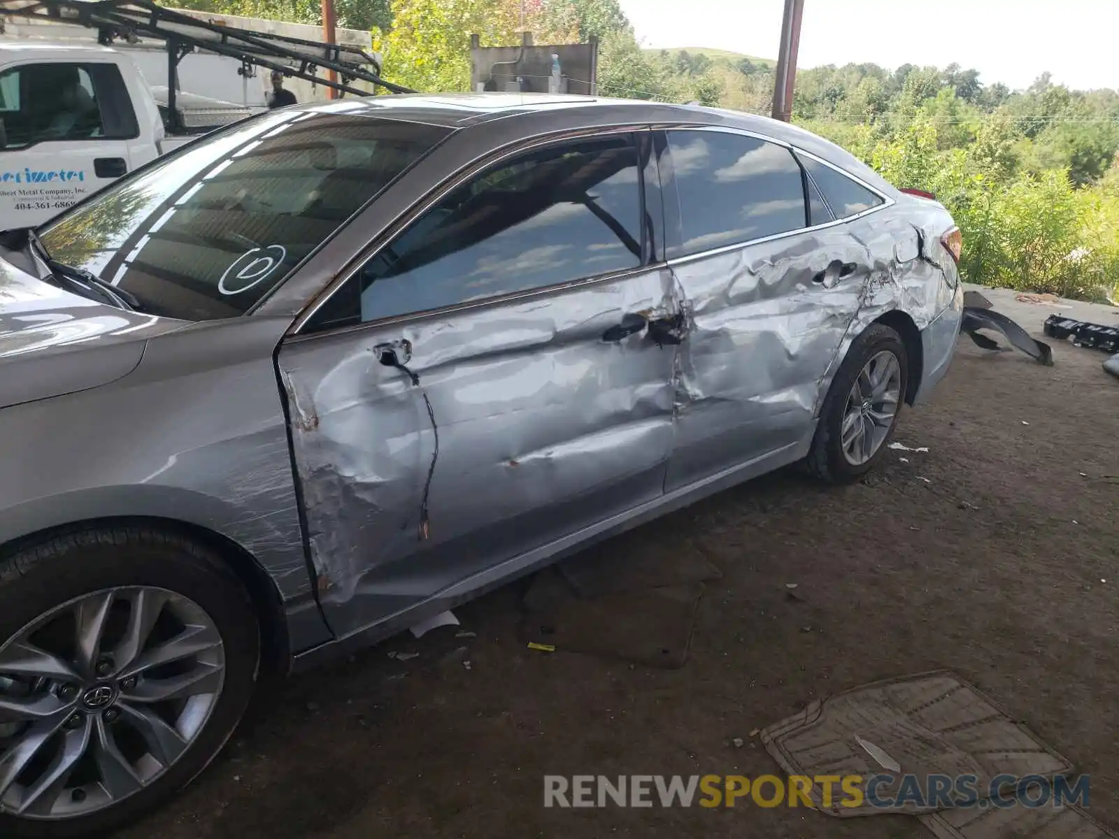 9 Photograph of a damaged car 4T1AZ1FB9LU039753 TOYOTA AVALON 2020