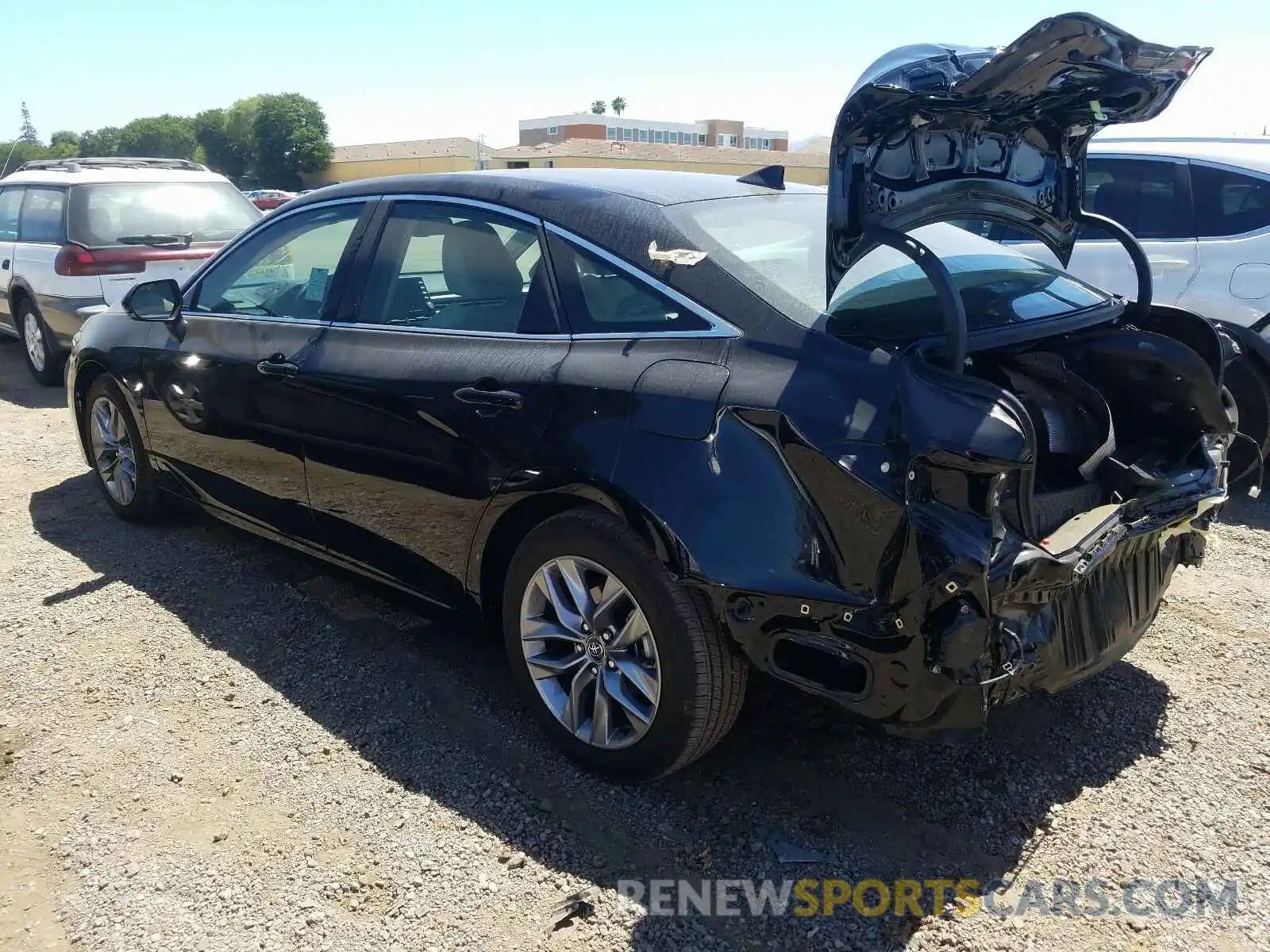 3 Photograph of a damaged car 4T1AZ1FB9LU040899 TOYOTA AVALON 2020