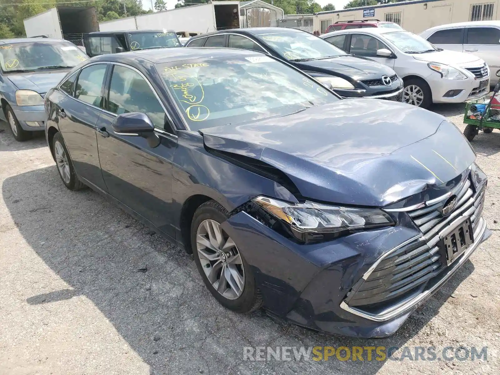 1 Photograph of a damaged car 4T1AZ1FB9LU044774 TOYOTA AVALON 2020