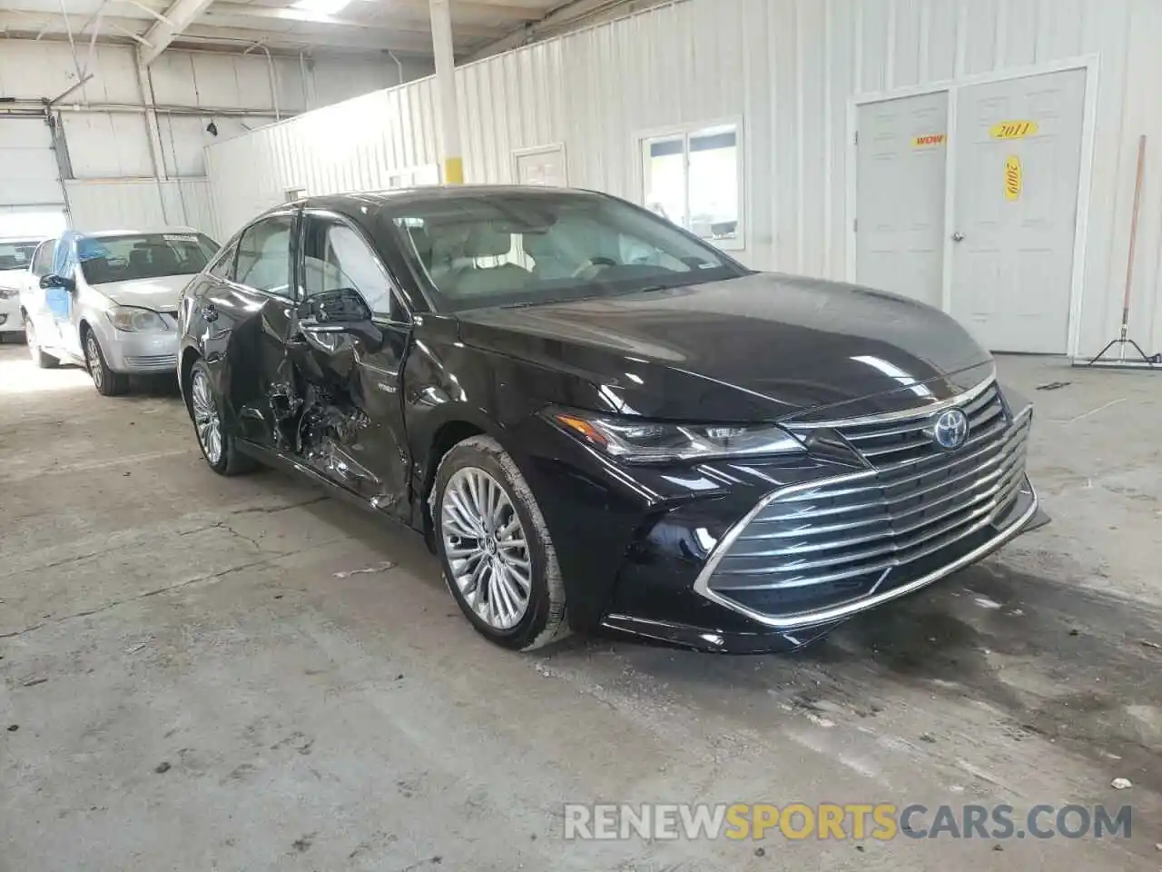 1 Photograph of a damaged car 4T1C21FB3LU016689 TOYOTA AVALON 2020