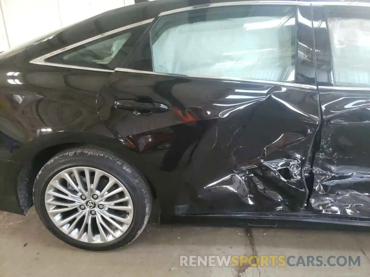 6 Photograph of a damaged car 4T1C21FB3LU016689 TOYOTA AVALON 2020