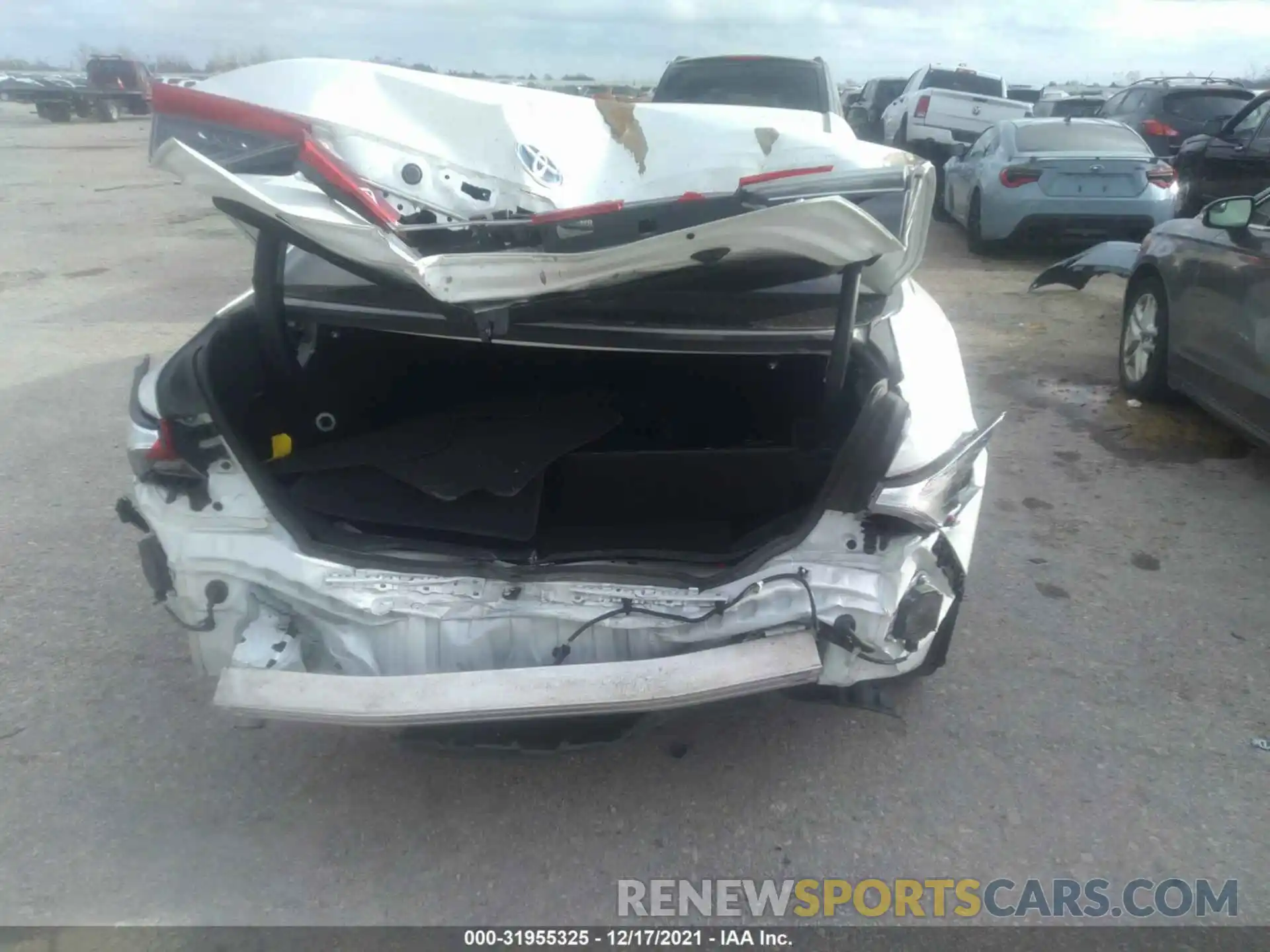 6 Photograph of a damaged car 4T1C21FBXLU016477 TOYOTA AVALON 2020